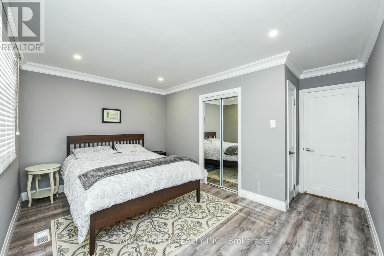 1443 SAGINAW CRESCENT - 26