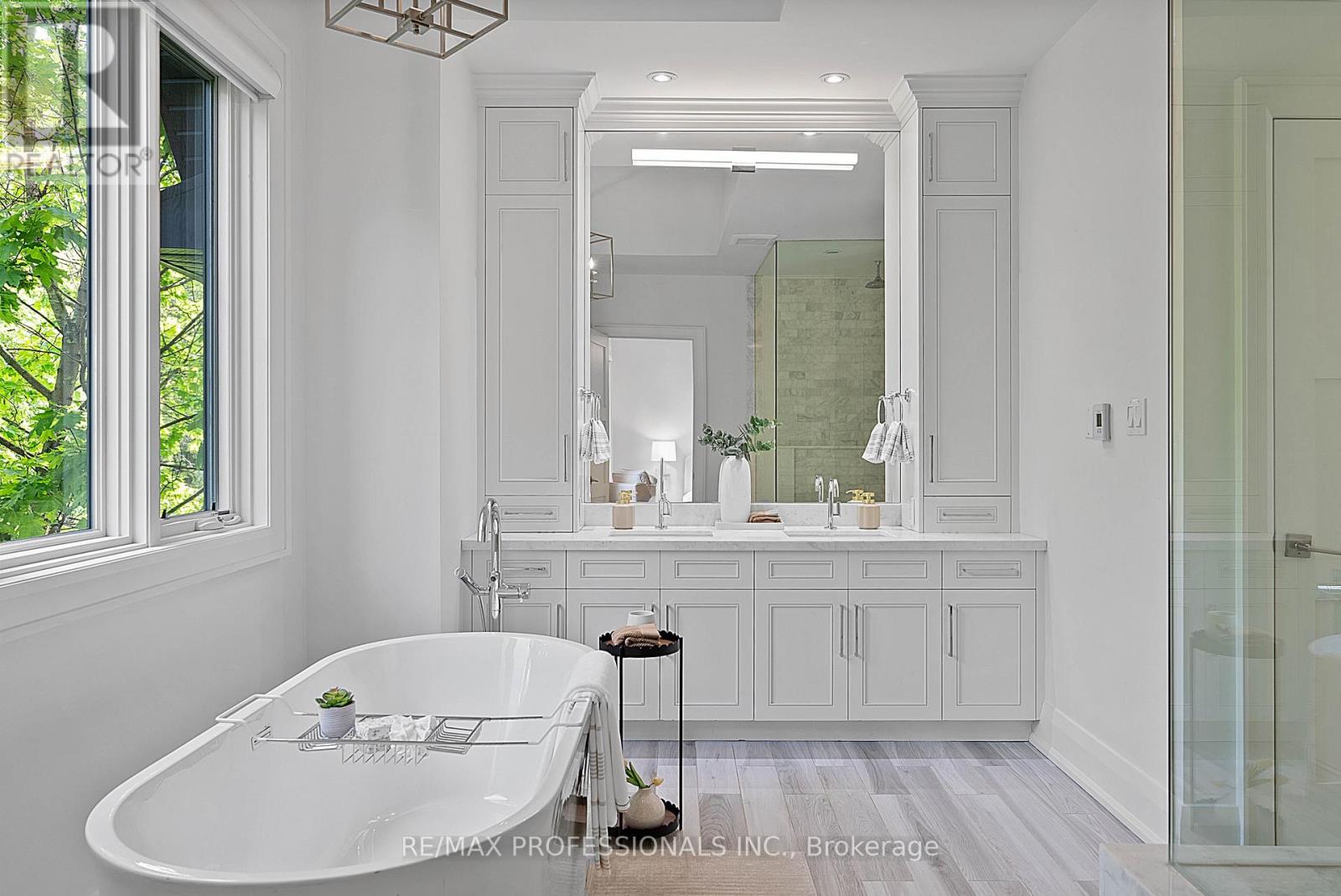 146 THOMPSON AVENUE - 23