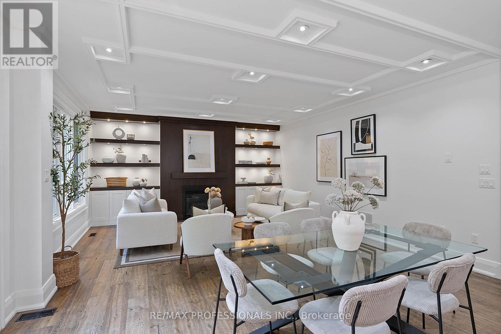 146 THOMPSON AVENUE - 4