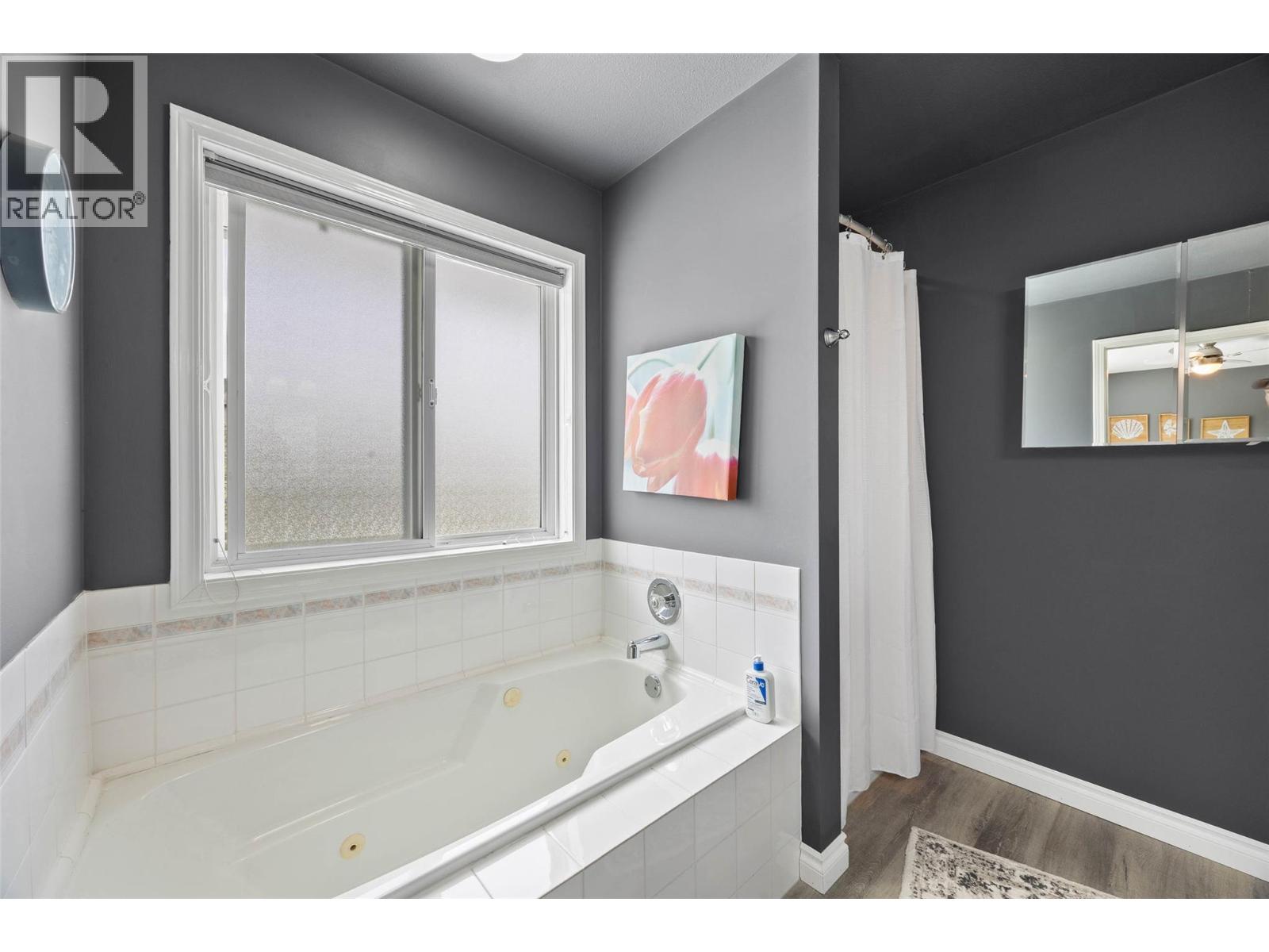 2010 MUIRFIELD Road, Kamloops