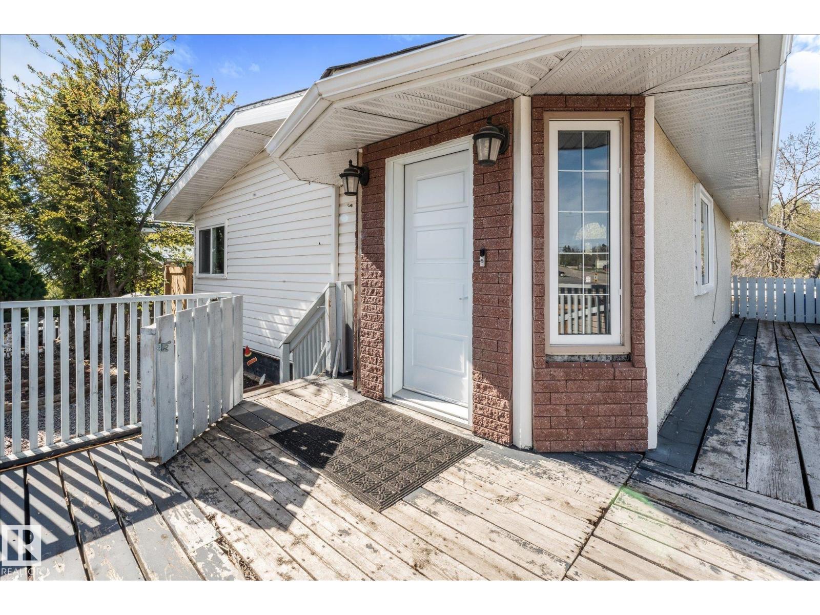 4759 48 ST - 8