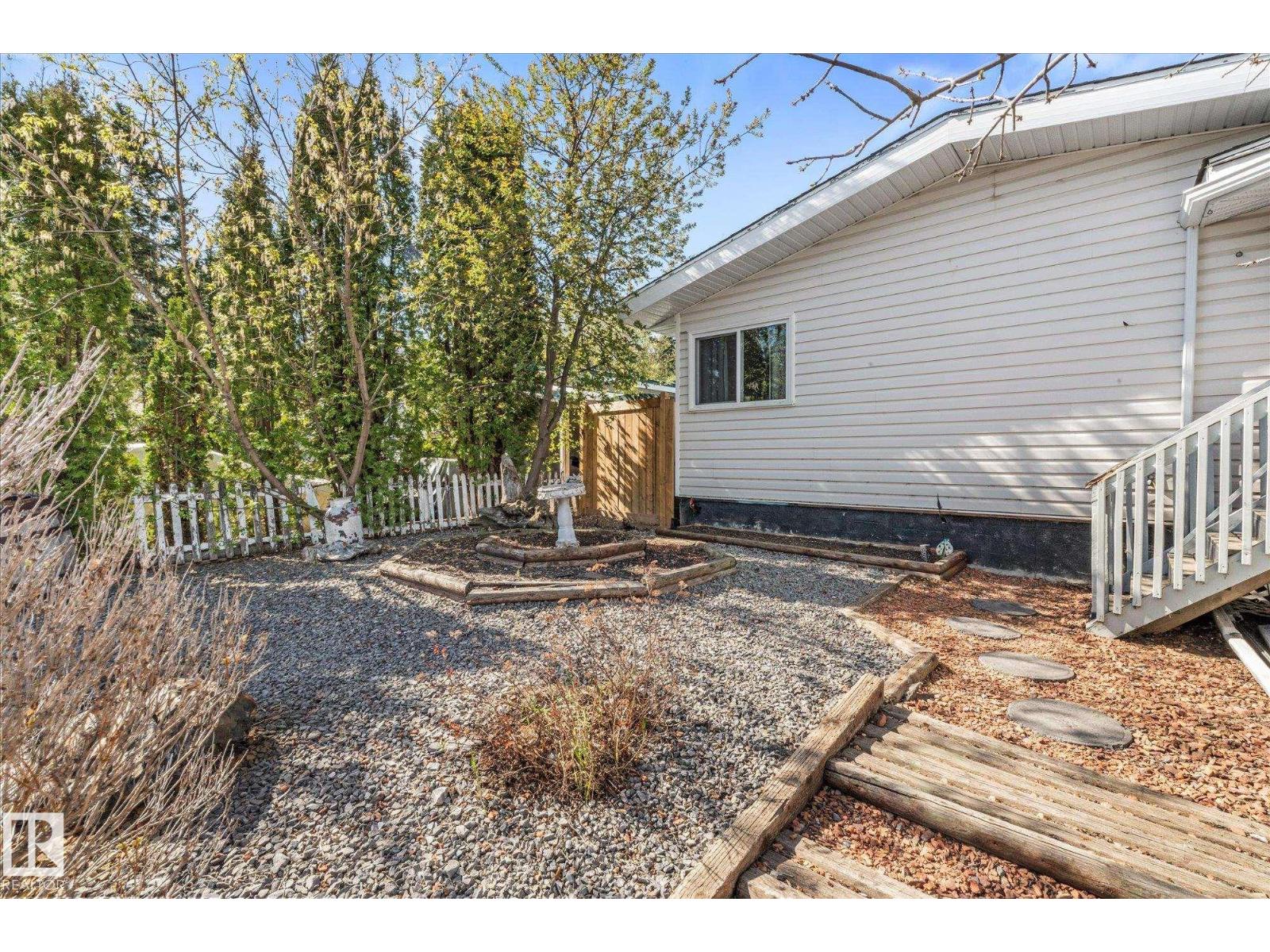 4759 48 ST - 6