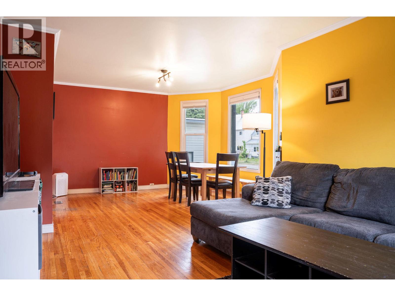 403 Fifth Street E, Revelstoke