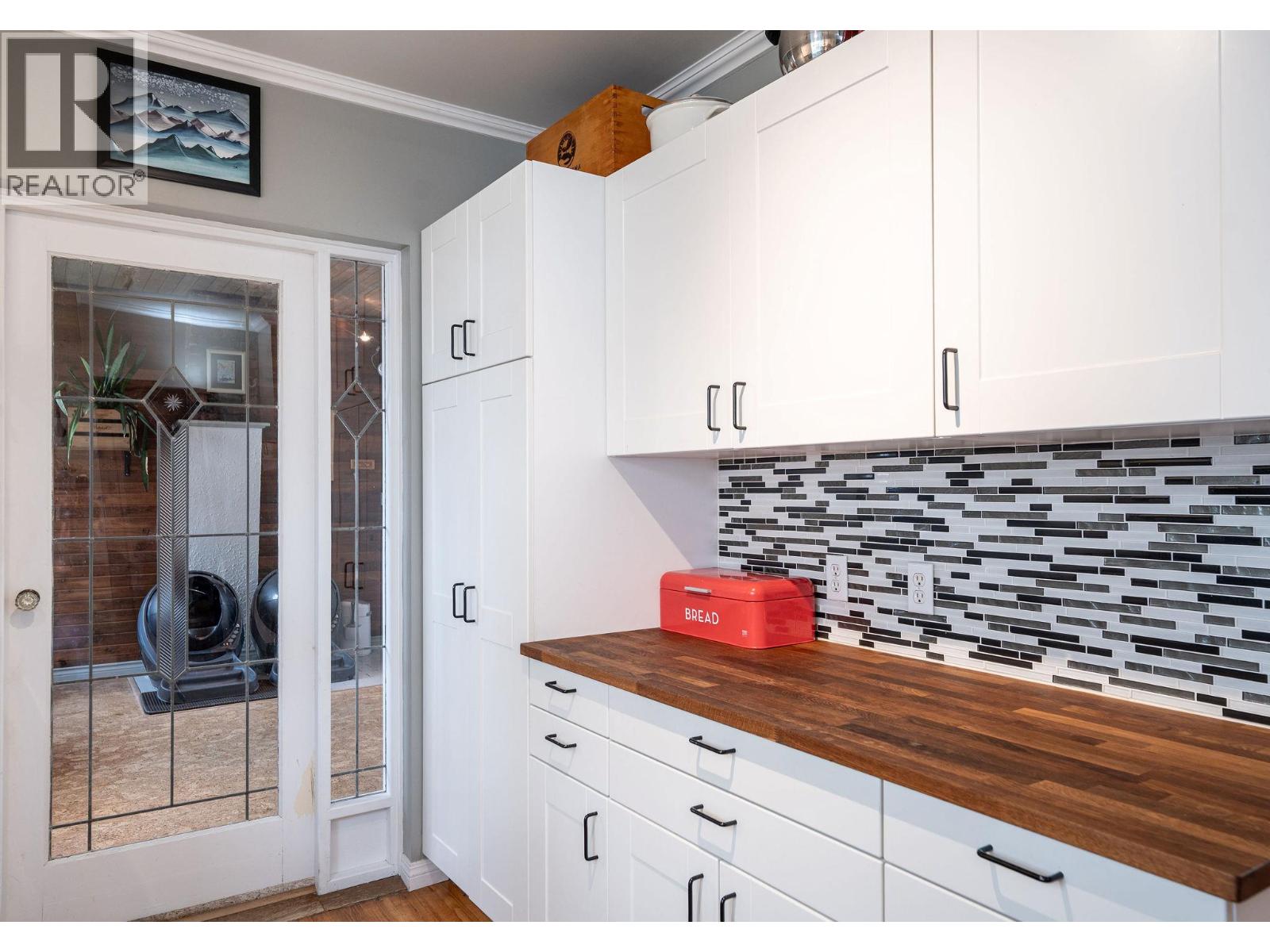 403 Fifth Street E, Revelstoke