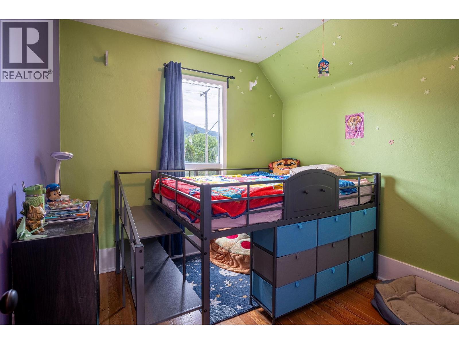 403 Fifth Street E, Revelstoke