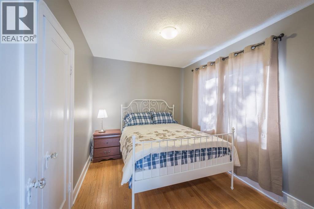 206 15 Avenue NE - 8