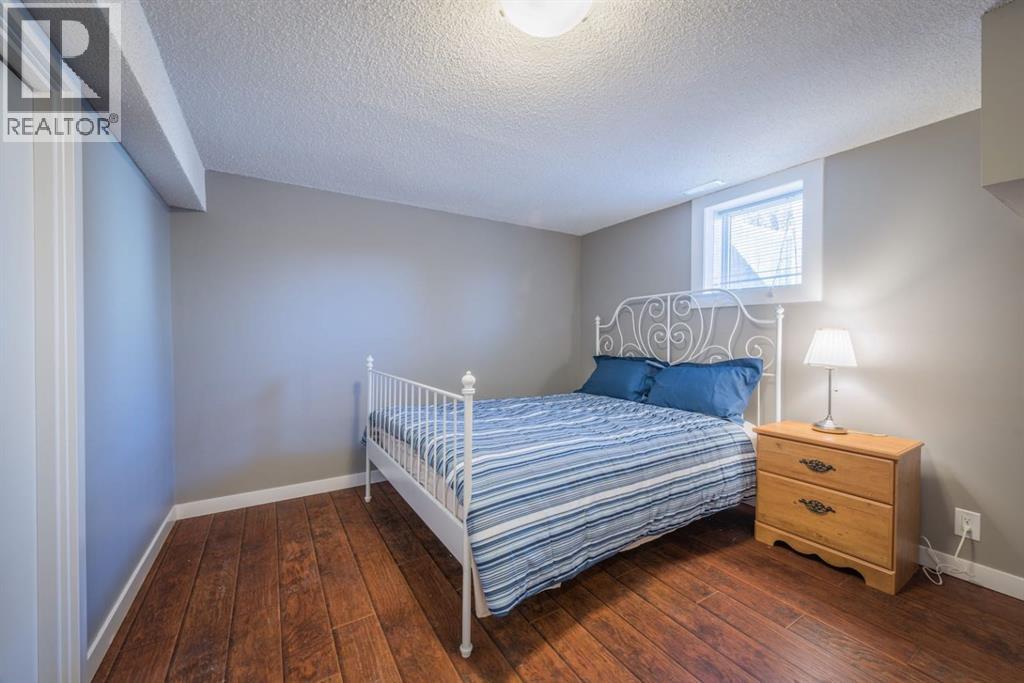 206 15 Avenue NE - 10