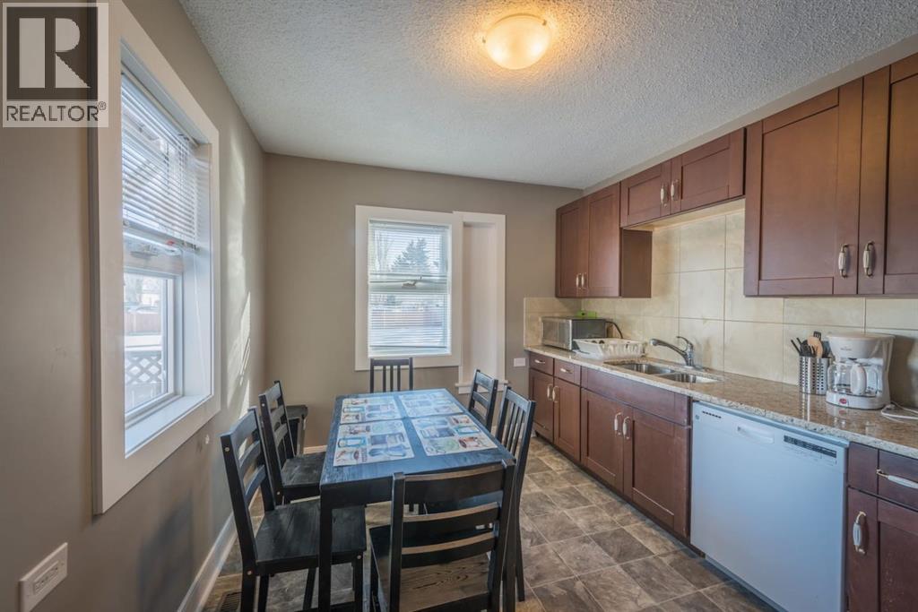 206 15 Avenue NE - 9