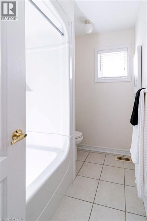 97 PEACHWOOD Crescent, Hamilton, Ontario, L8E5Z7 — Photo 11