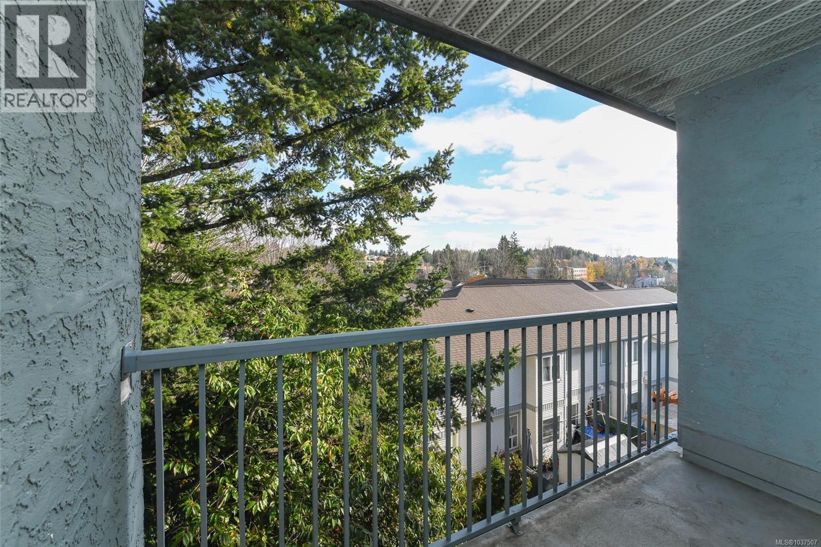 #409 1050 Braidwood Rd - 5