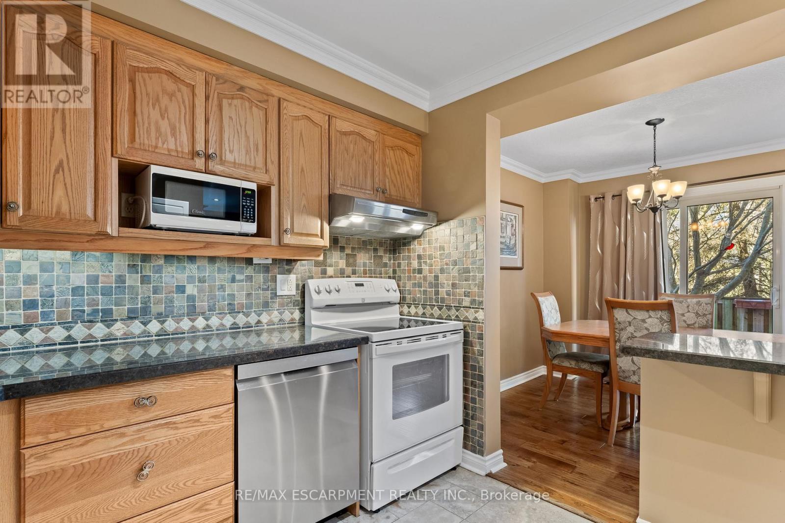 #16 79 BRAEHEID AVENUE - 19