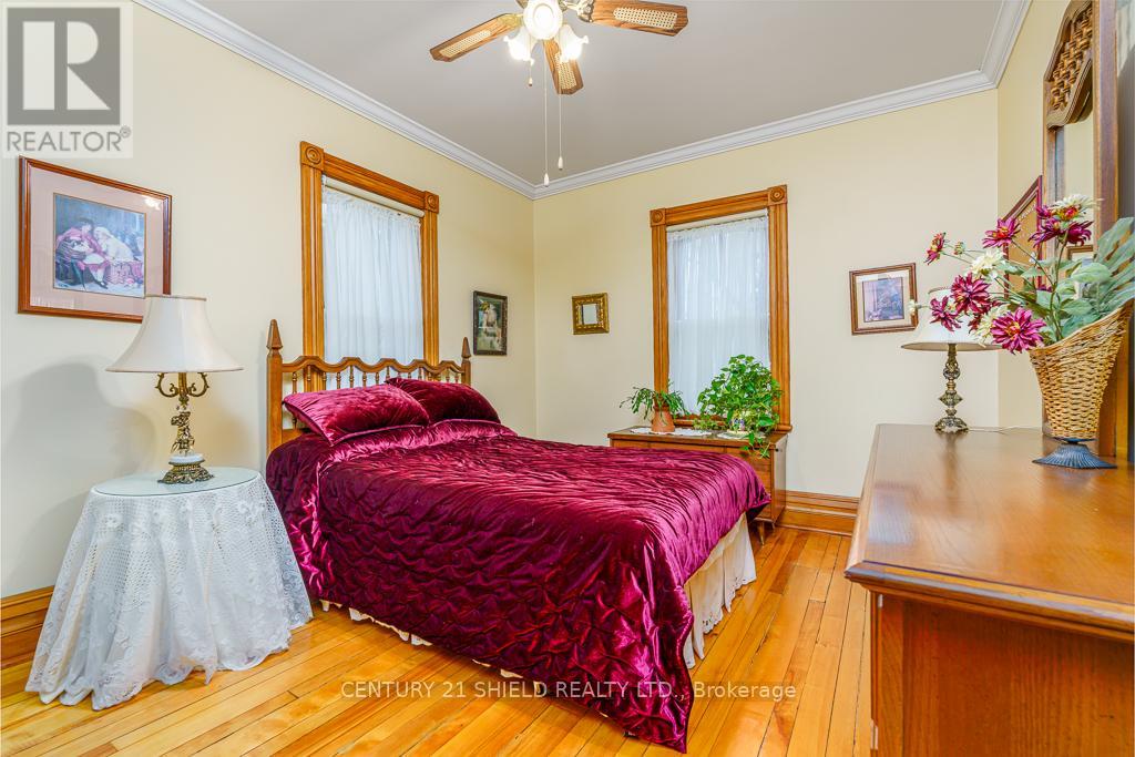 48 ST GEORGE STREET E - 18
