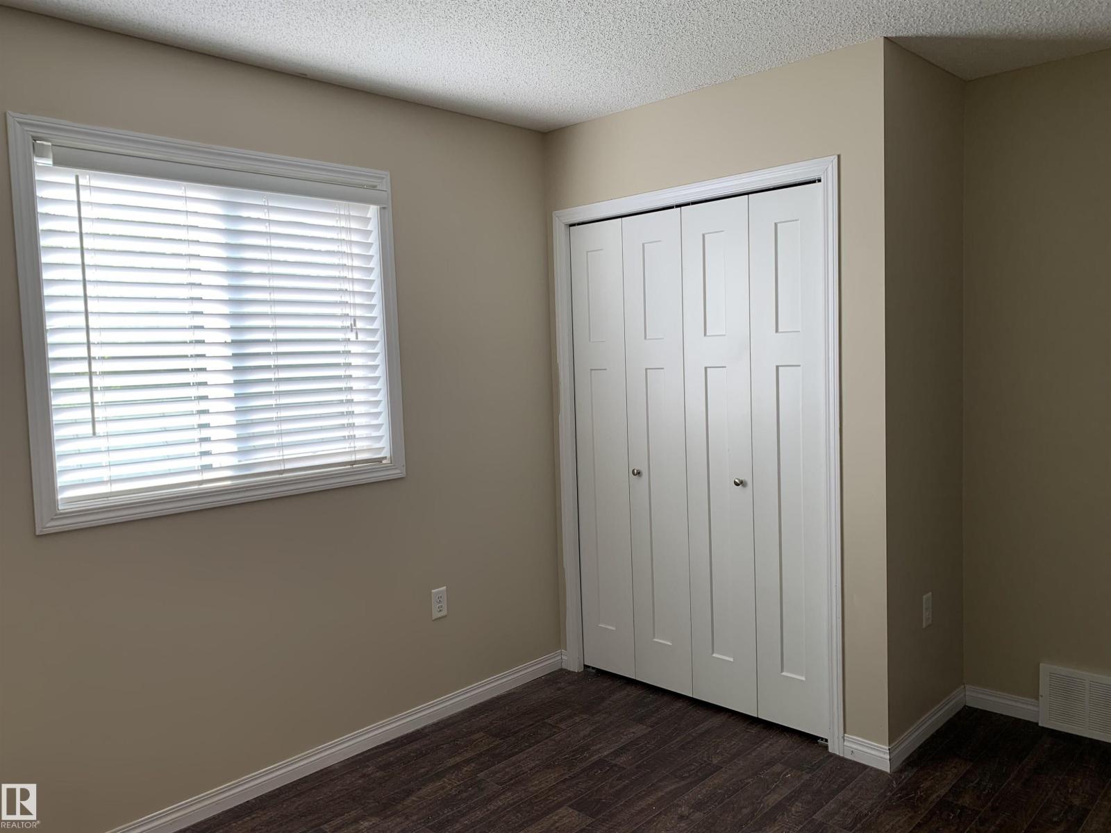 11824 93 ST NW - 11