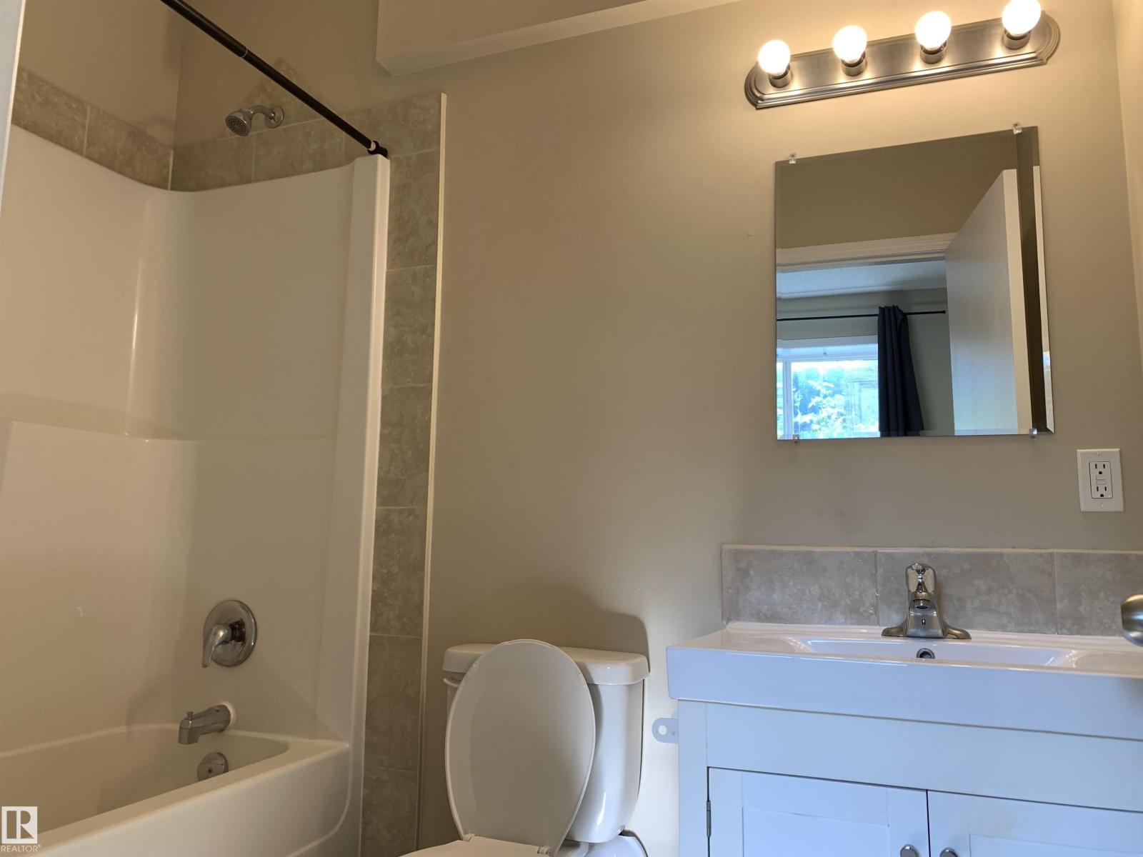 11824 93 ST NW - 28