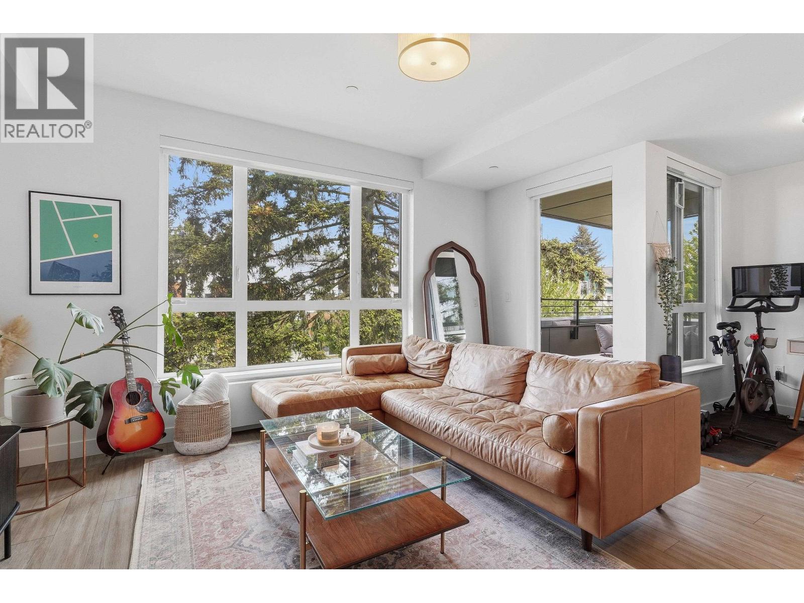 311 707 E 3RD STREET, North Vancouver