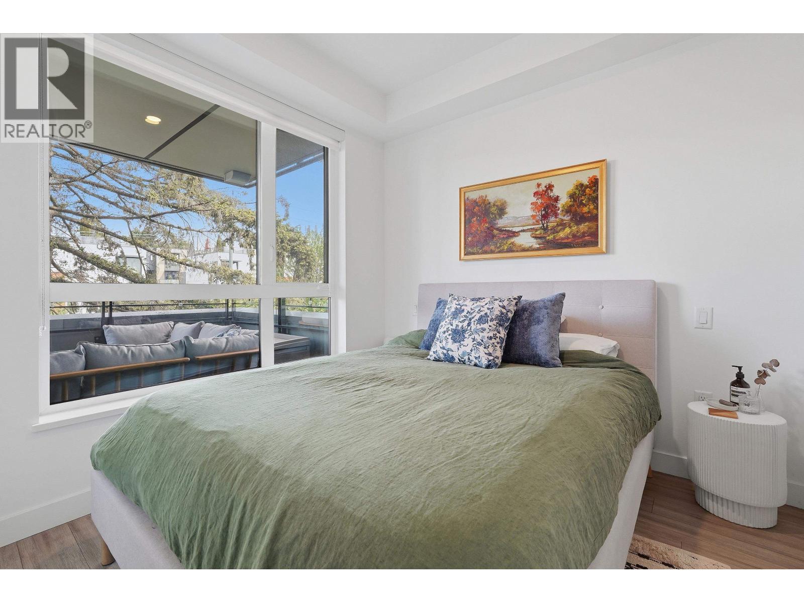 311 707 E 3RD STREET, North Vancouver