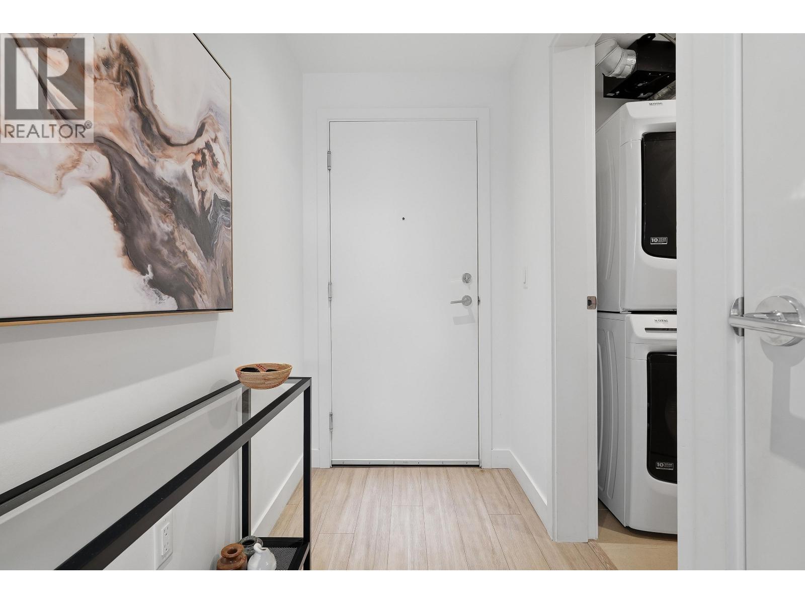 311 707 E 3RD STREET, North Vancouver