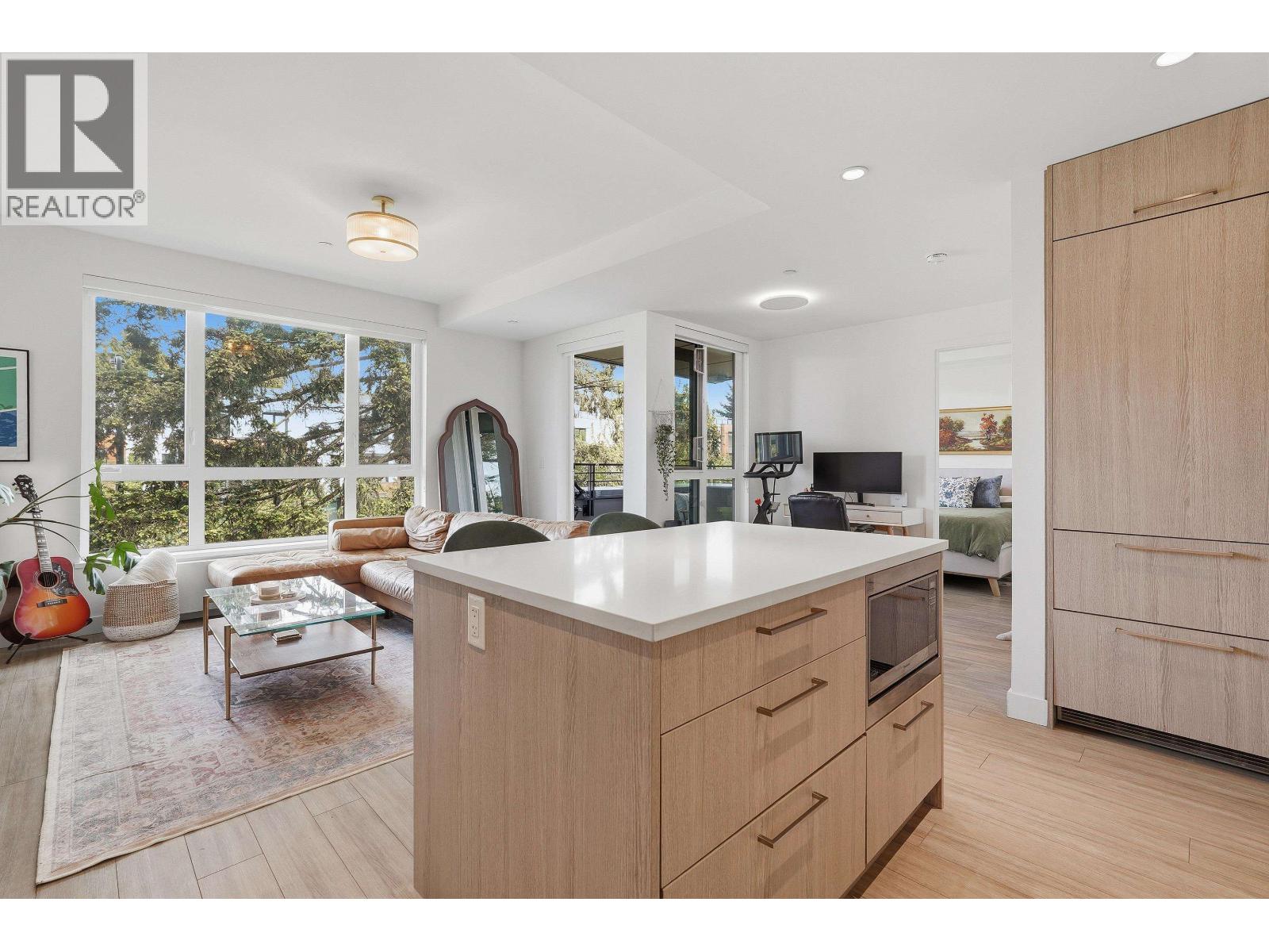311 707 E 3RD STREET, North Vancouver