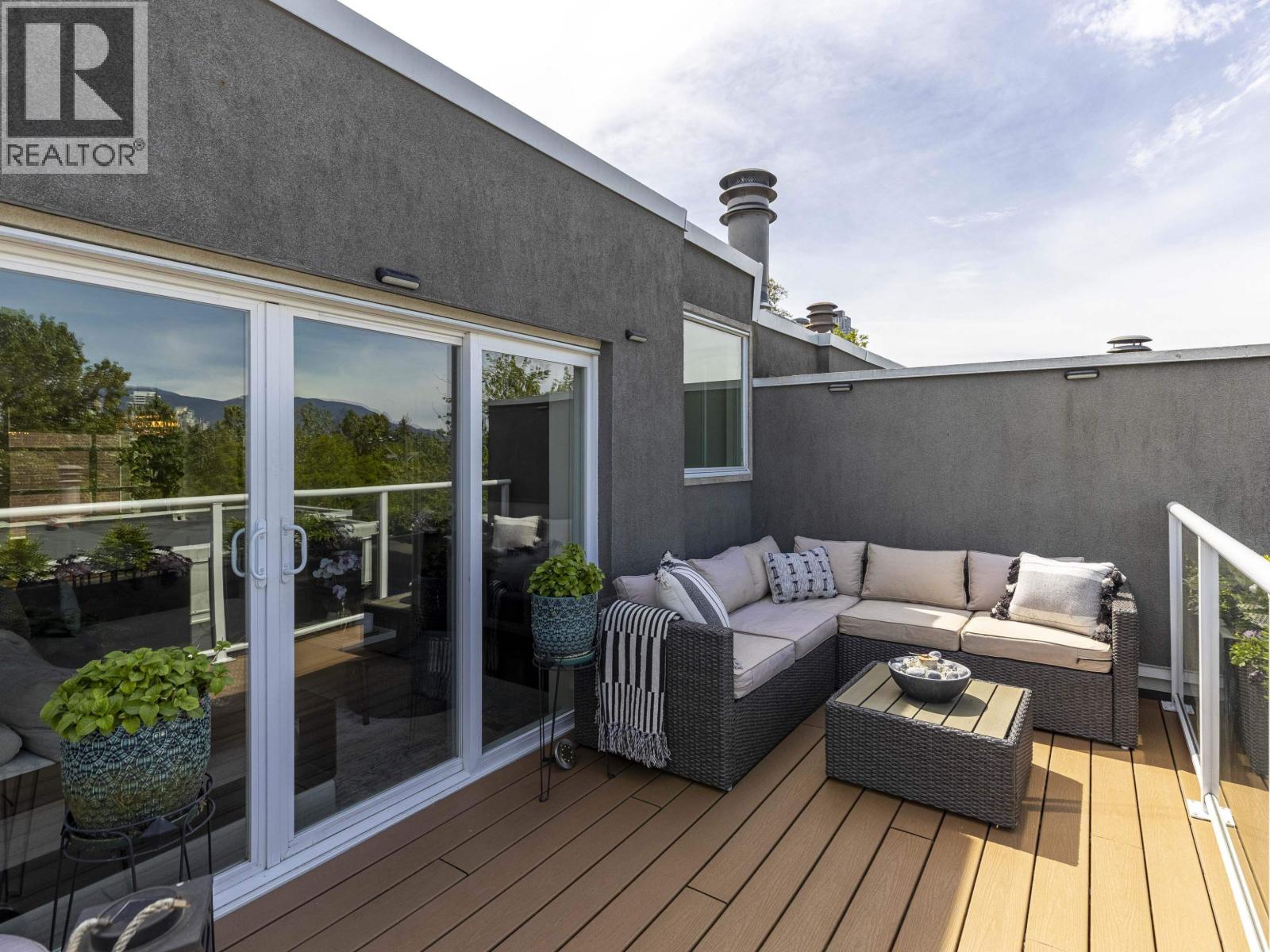 2218 SPRUCE STREET, Vancouver