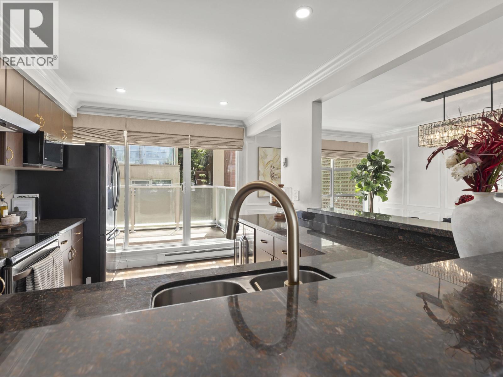 2218 SPRUCE STREET, Vancouver