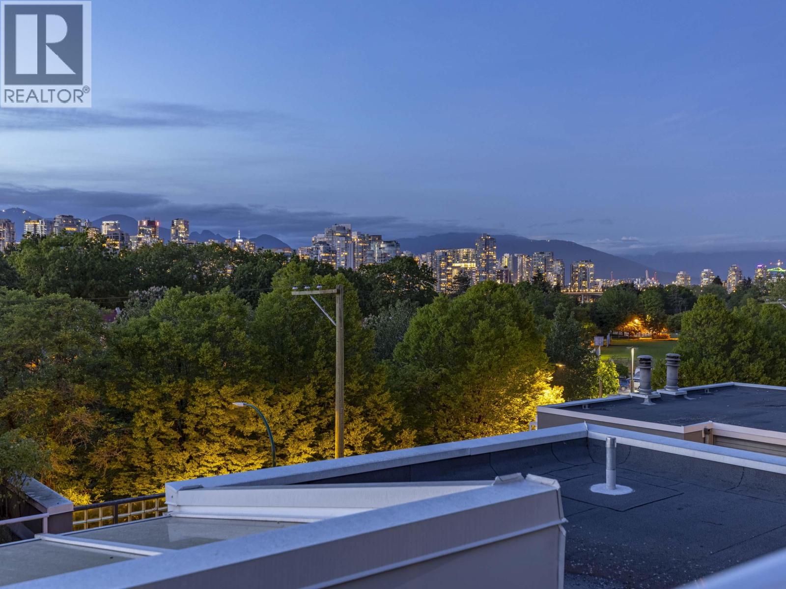 2218 SPRUCE STREET, Vancouver