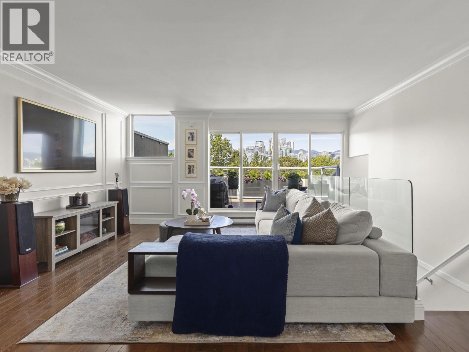 2218 SPRUCE STREET, Vancouver