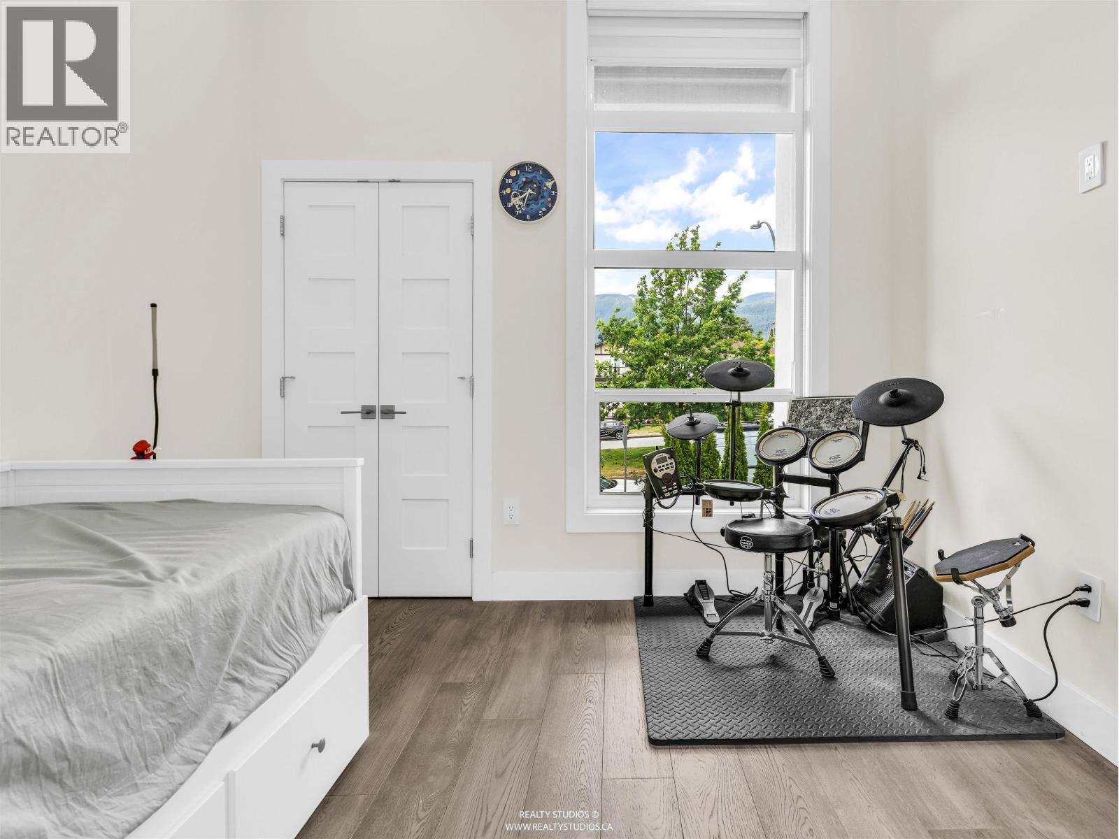 409 W KEITH ROAD, North Vancouver