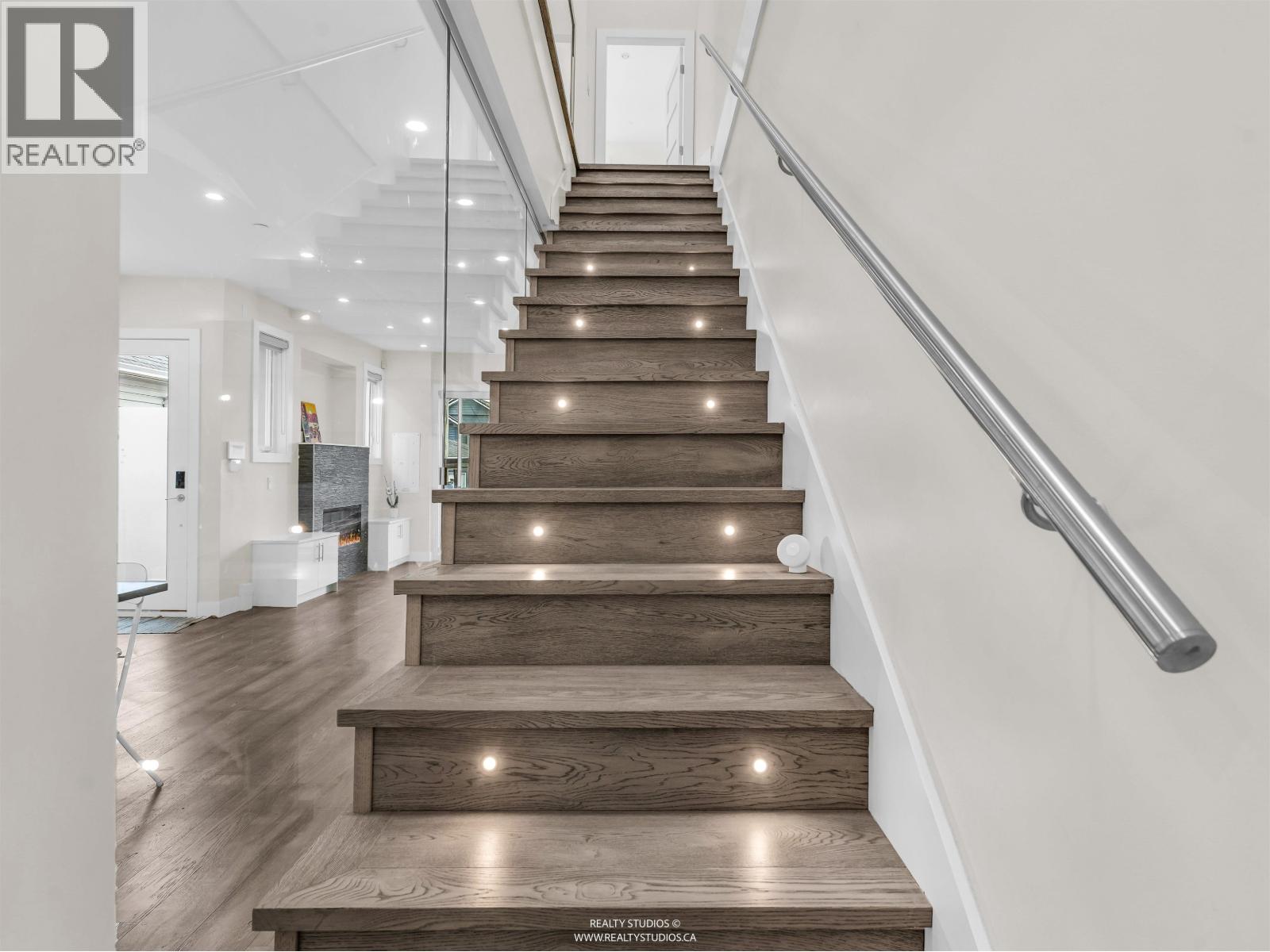 409 W KEITH ROAD, North Vancouver