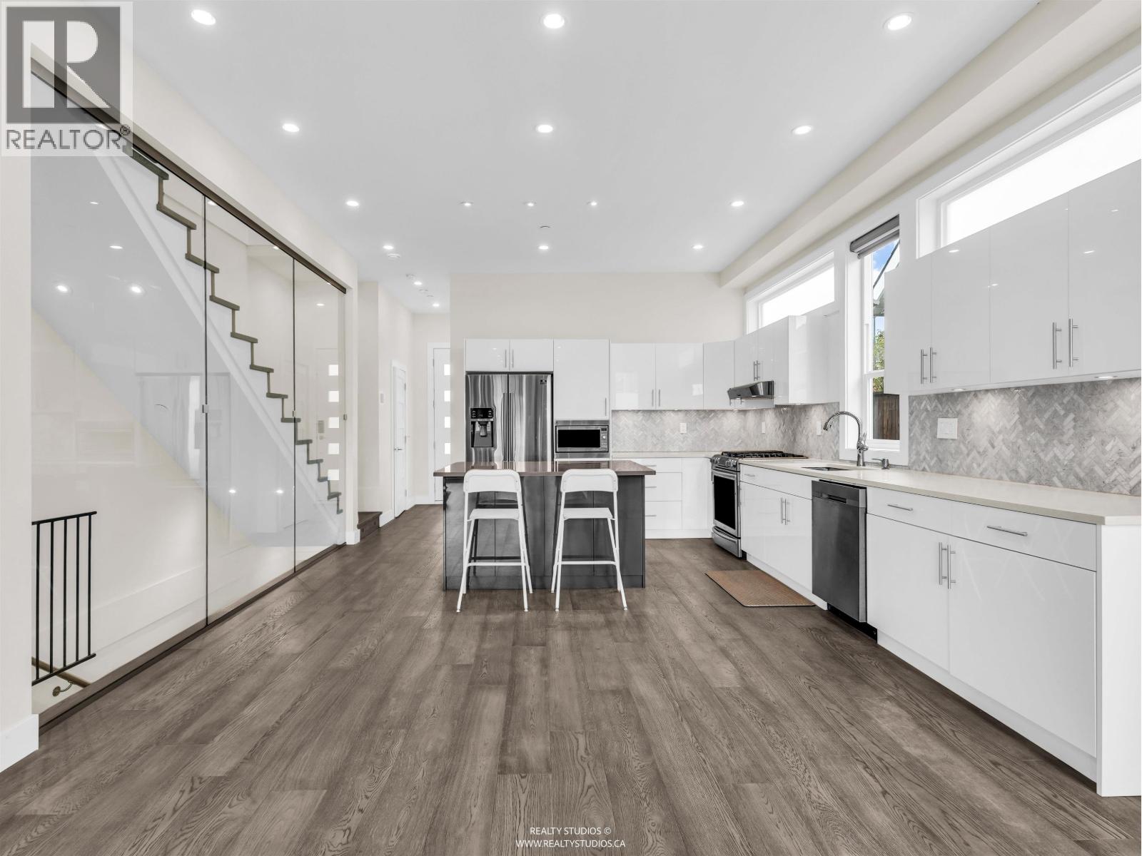 409 W KEITH ROAD, North Vancouver