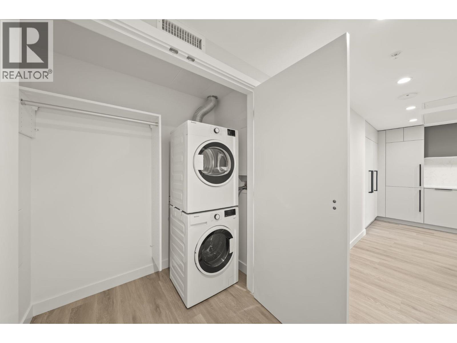 1204 567 EMERSON STREET, Coquitlam