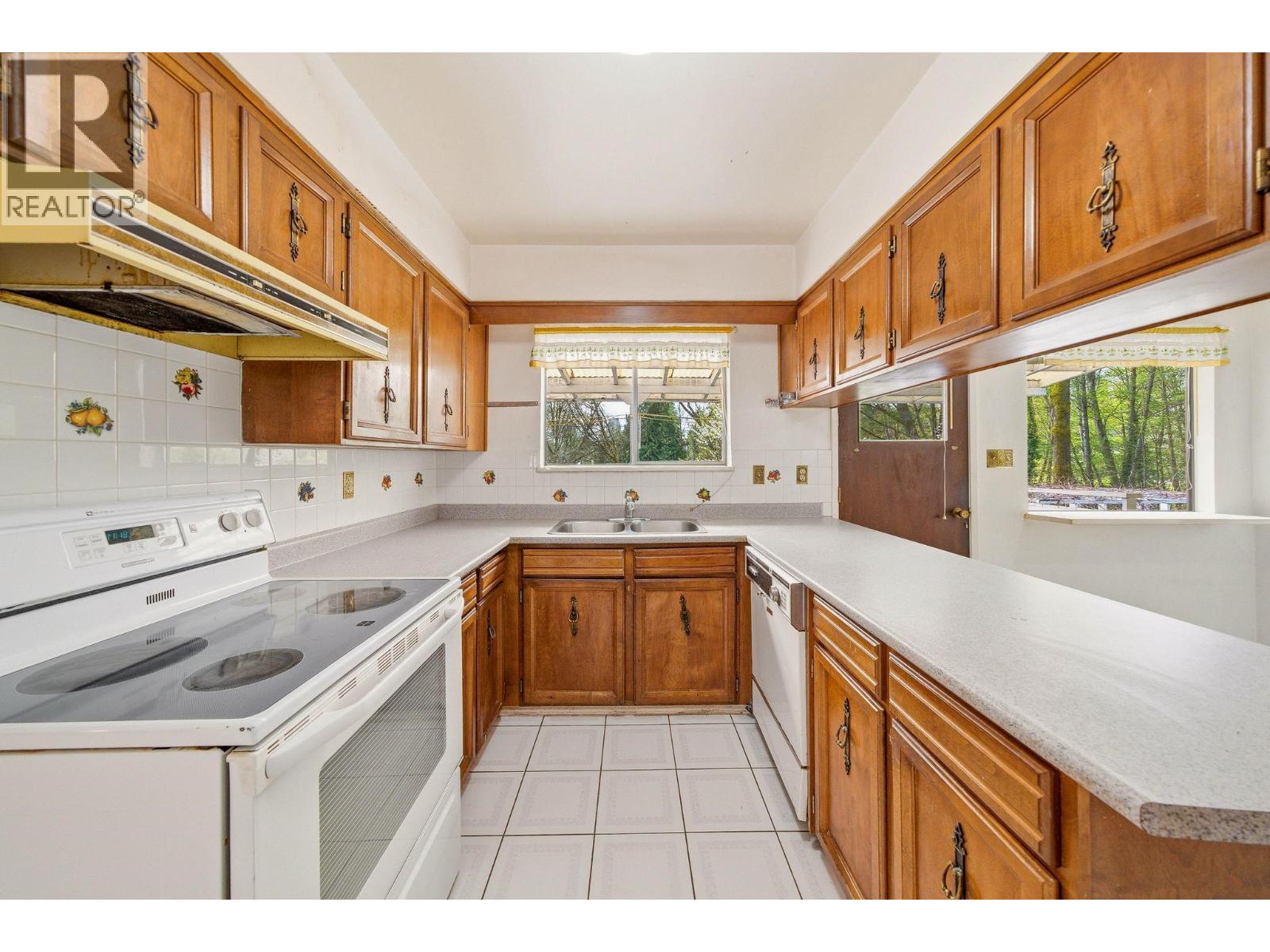 5180 SPRINGDALE COURT, Burnaby
