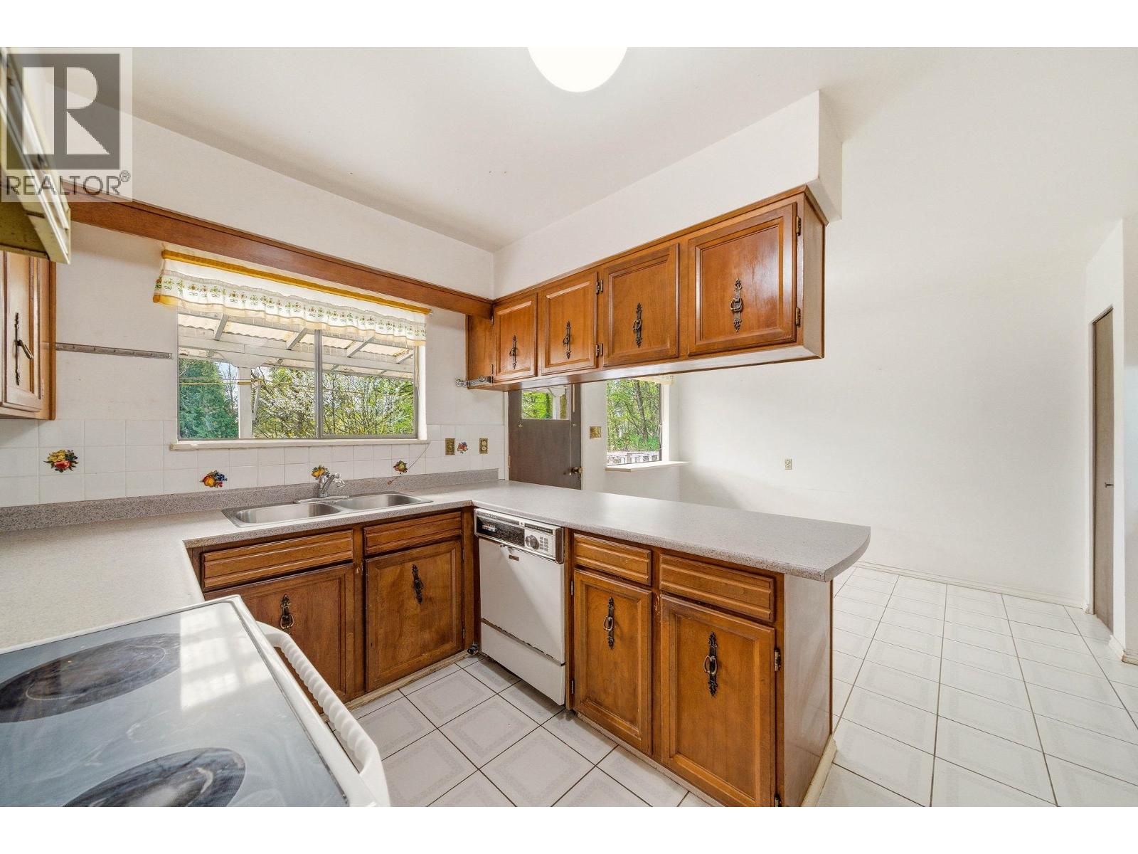 5180 SPRINGDALE COURT, Burnaby