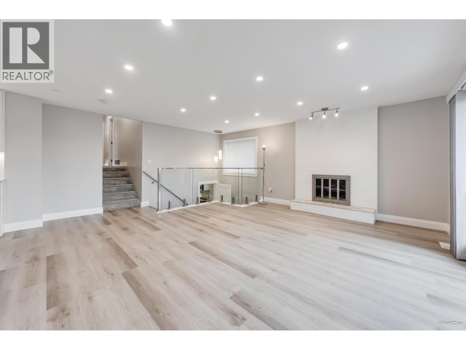 106 WARRICK STREET, Coquitlam