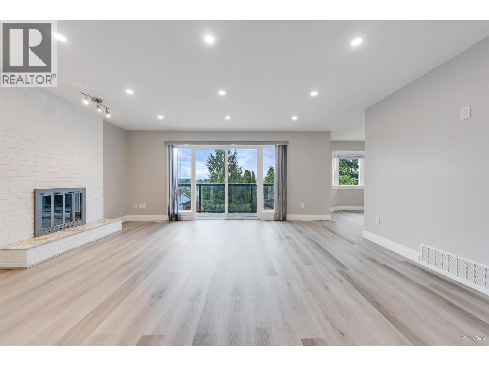 106 WARRICK STREET, Coquitlam