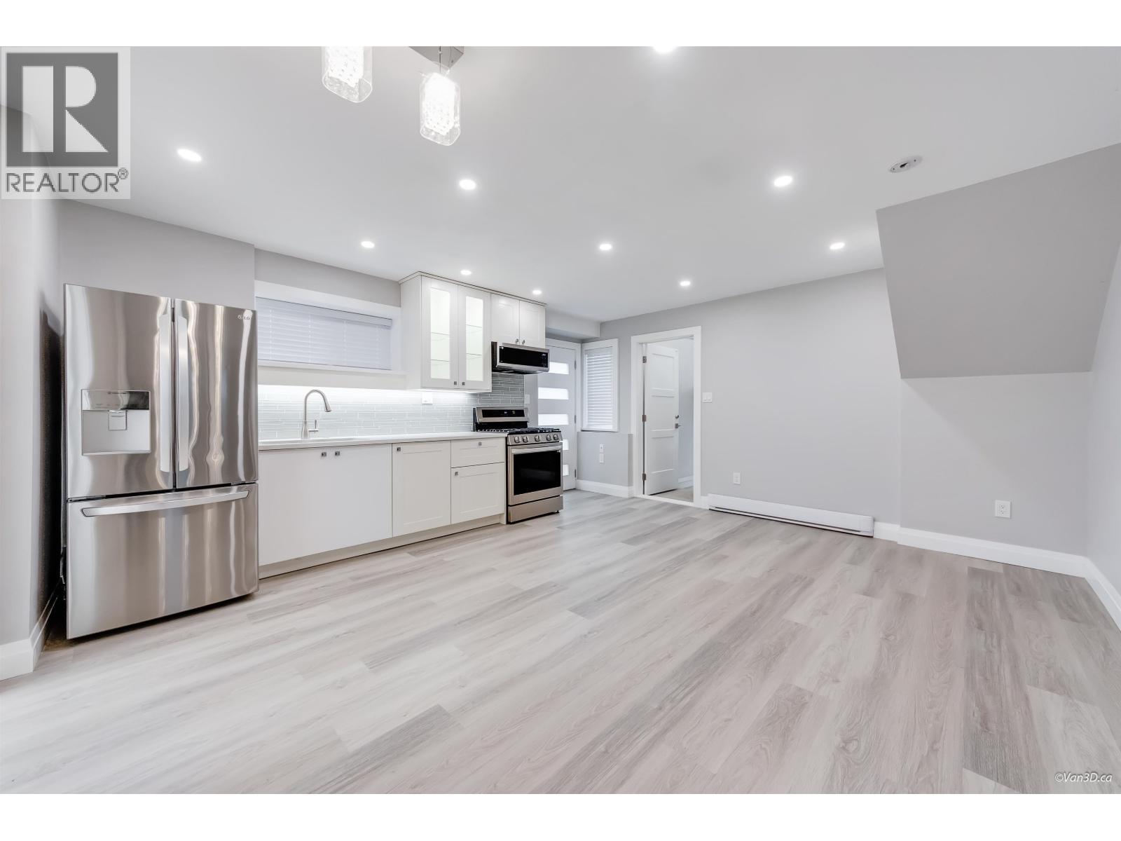 106 WARRICK STREET, Coquitlam
