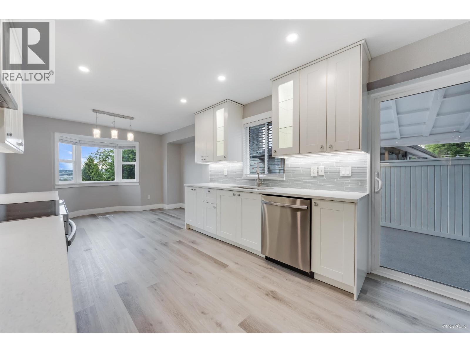 106 WARRICK STREET, Coquitlam