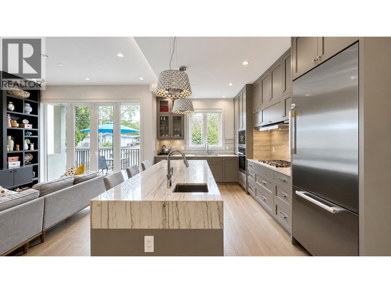 4618 W 8TH AVENUE, Vancouver