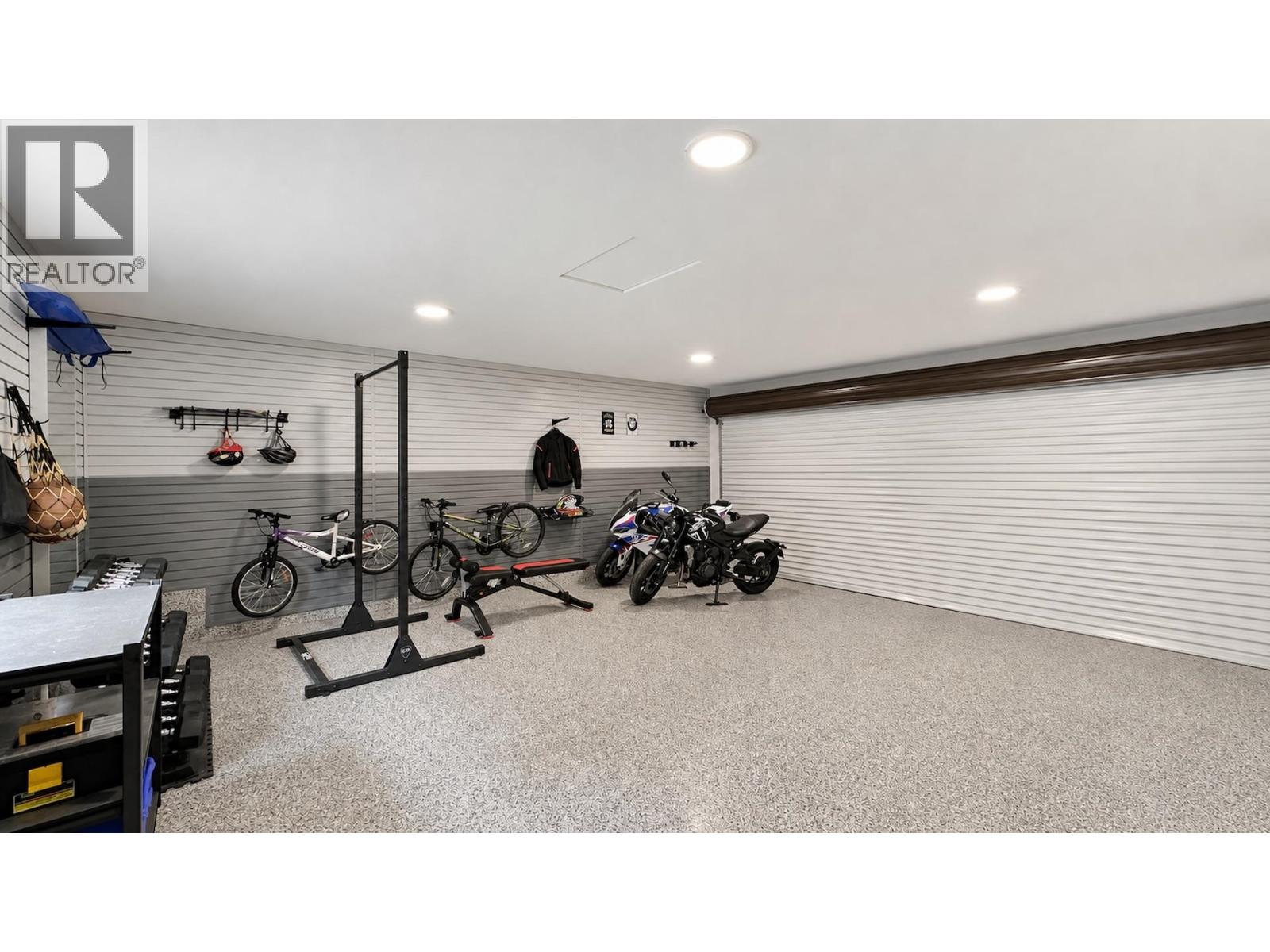 4618 W 8TH AVENUE, Vancouver