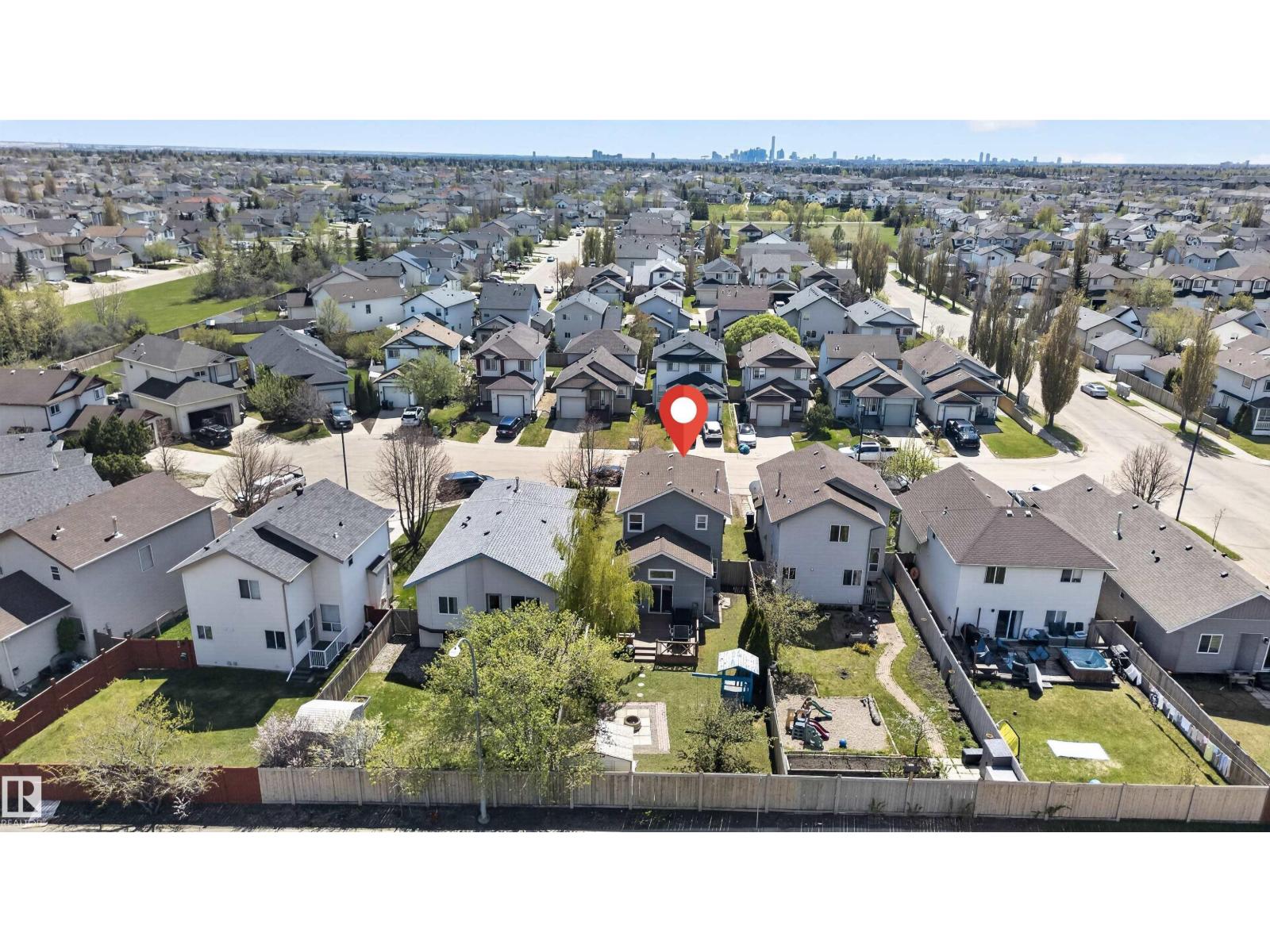 9014 166 AV NW - 43