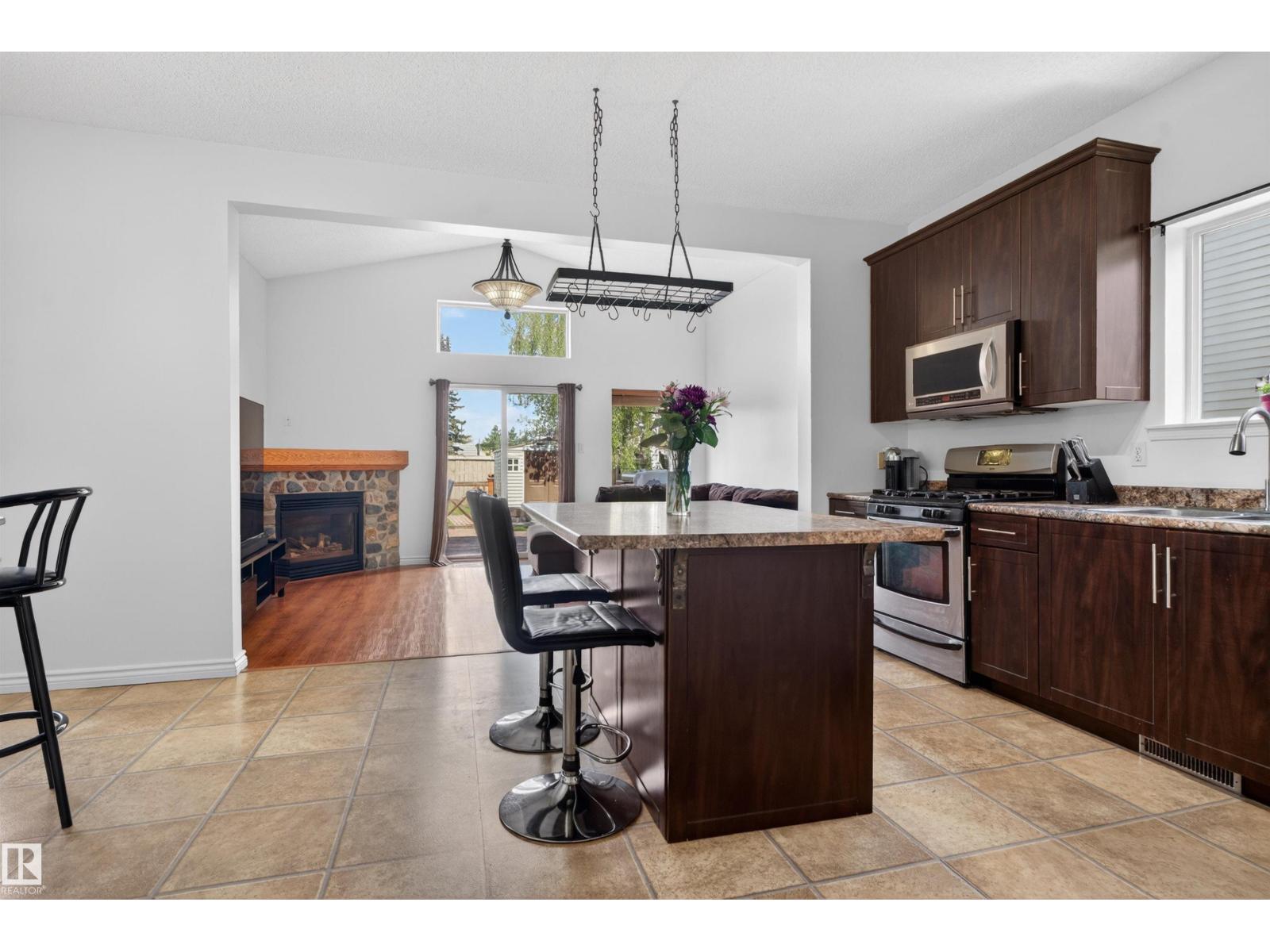 9014 166 AV NW - 5