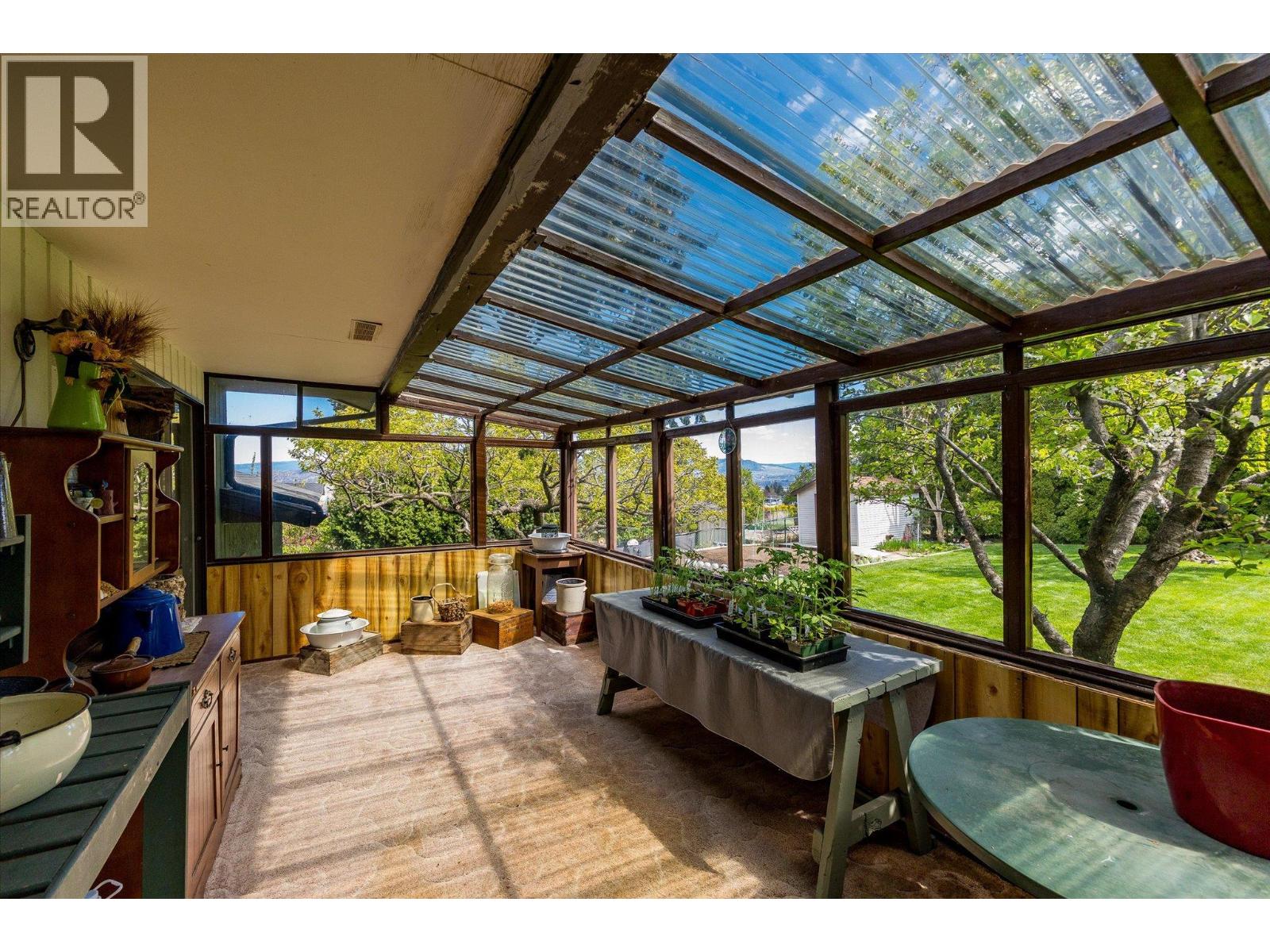 2425 Collingwood Road - 21