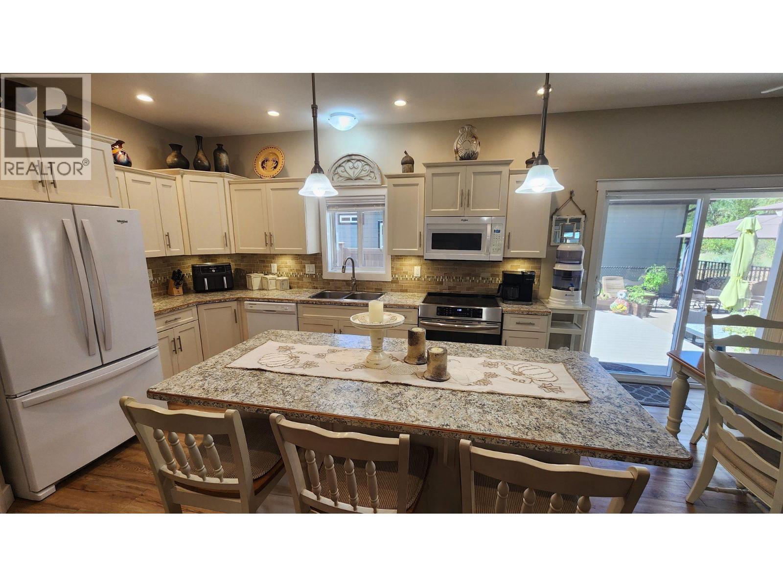8300 GALLAGHER LAKE FRONTAGE Road Unit# 108, Oliver