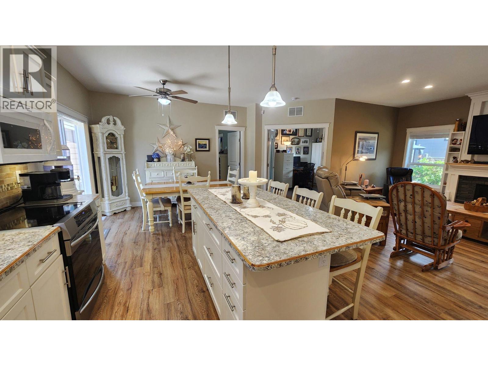 8300 GALLAGHER LAKE FRONTAGE Road Unit# 108, Oliver