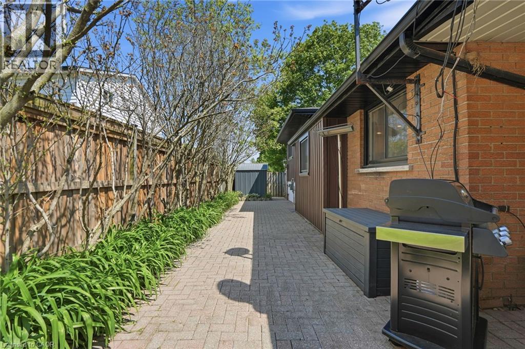 66 PURNELL Drive, Hamilton, Ontario, L9C4Y3 — Photo 2