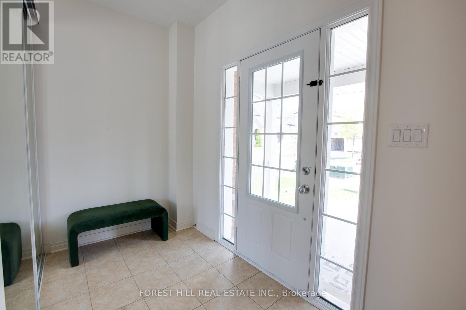 187 ARMSTRONG CRESCENT - 4