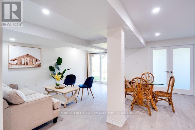 187 ARMSTRONG CRESCENT - 32