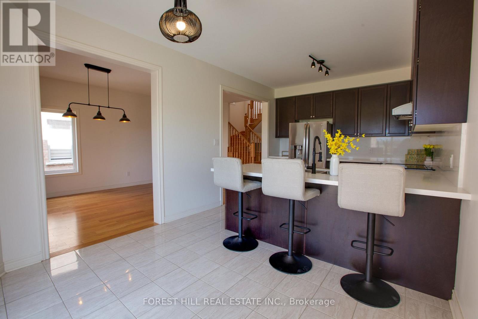 187 ARMSTRONG CRESCENT - 9
