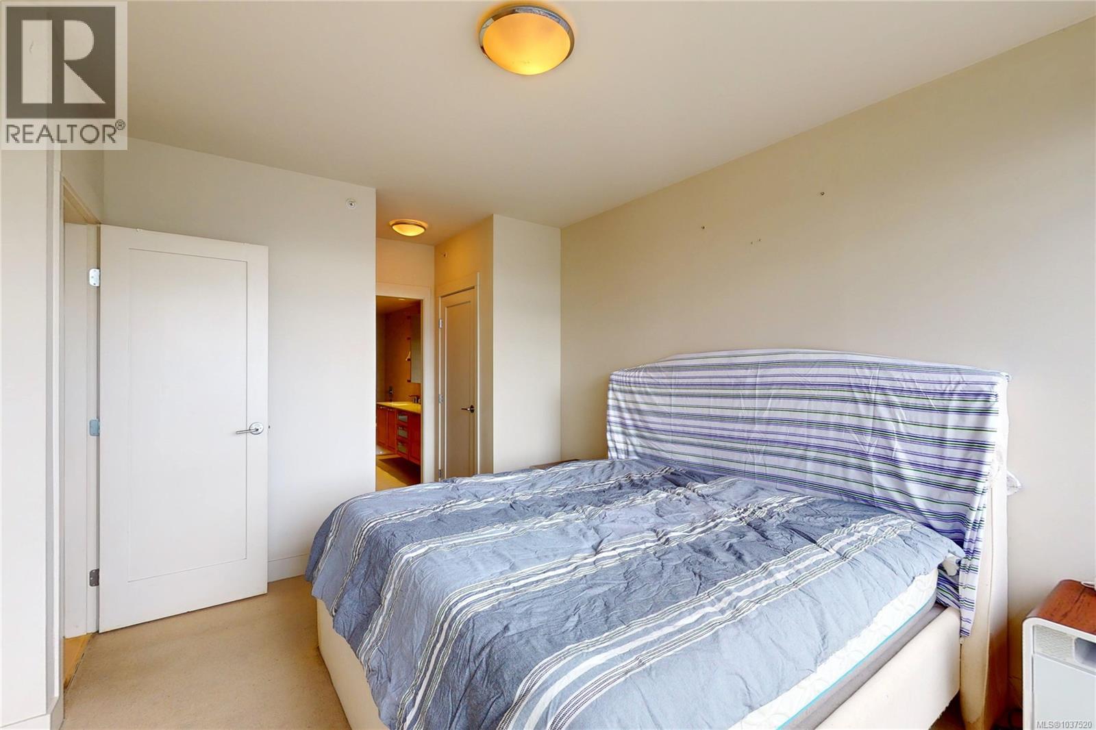 #PH2 365 Waterfront Cres - 15
