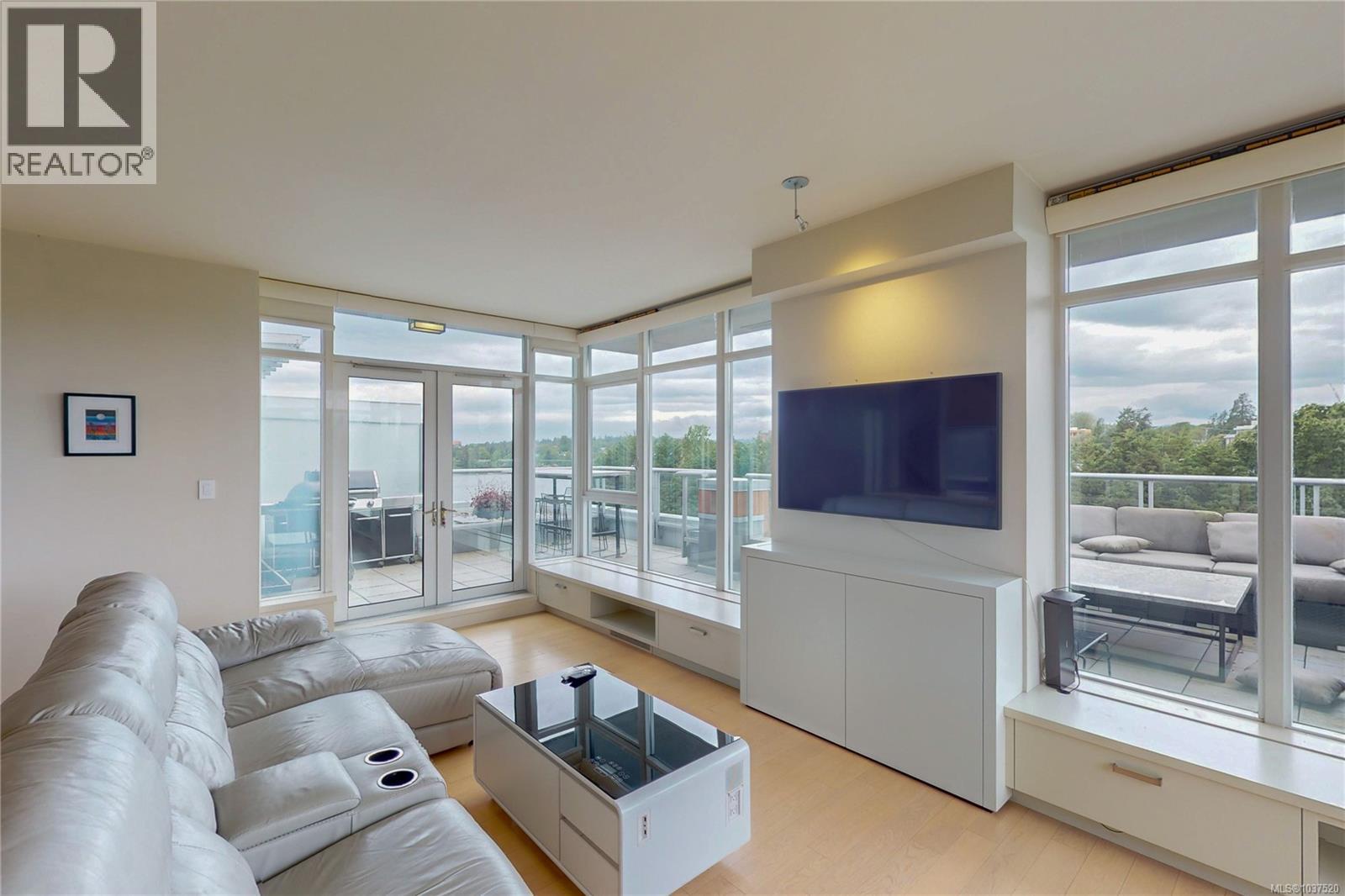 PH2 365 Waterfront Crescent, Victoria