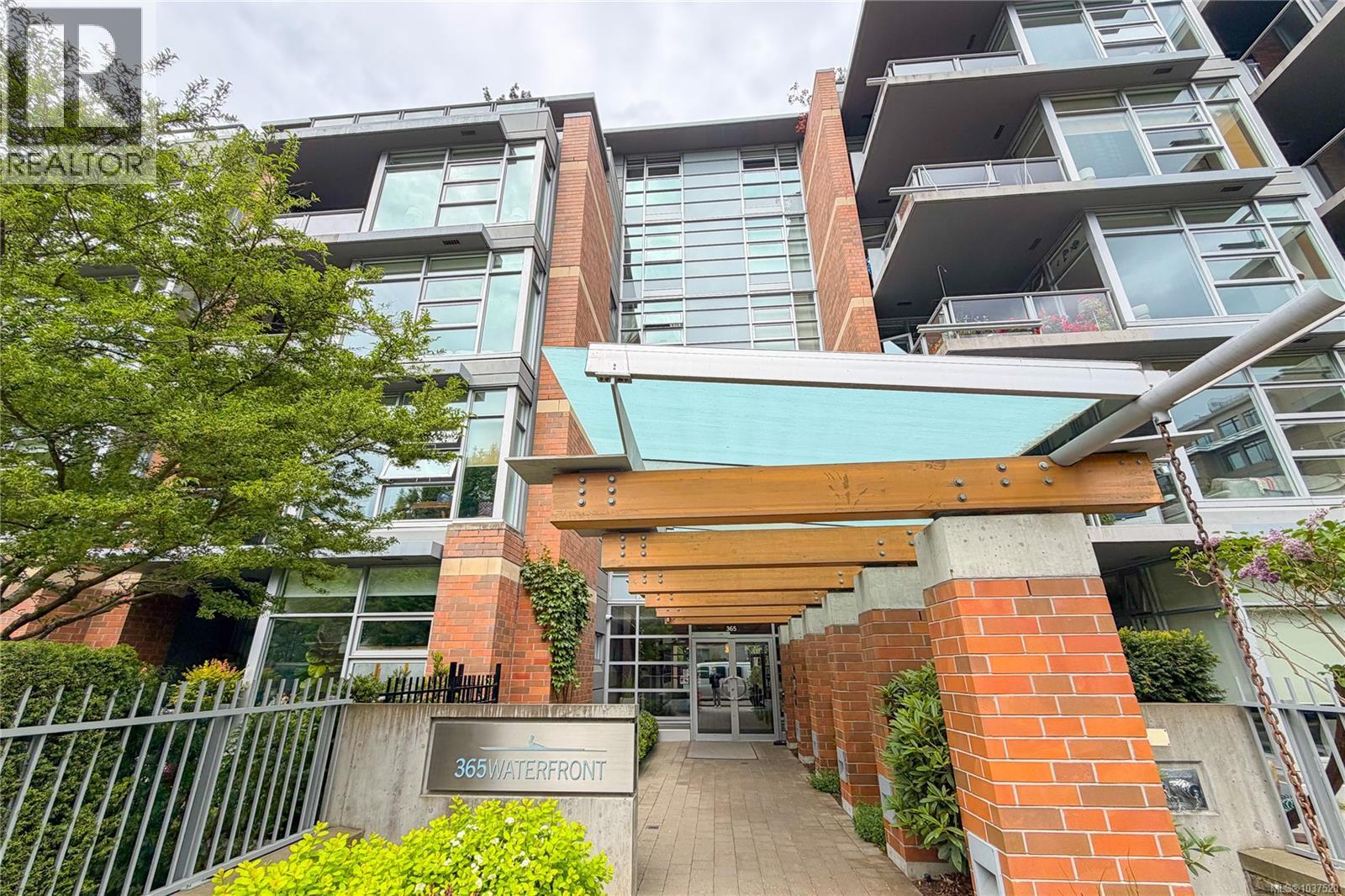 #PH2 365 Waterfront Cres - 47